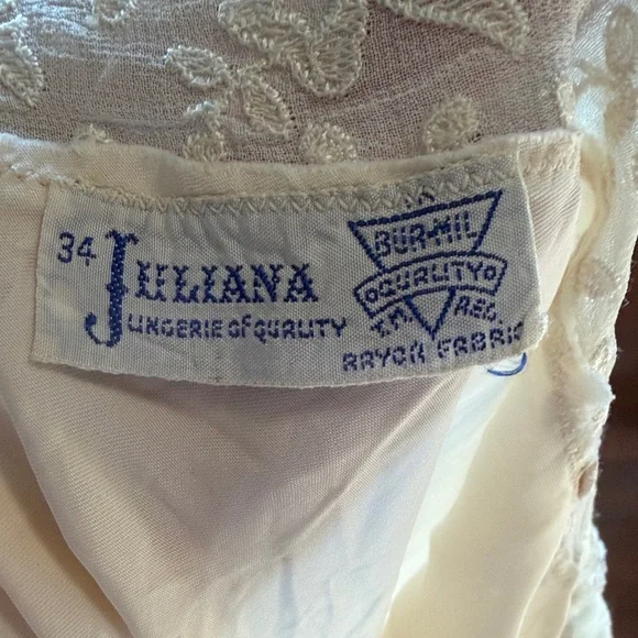 Vintage Ivory Lace-Trim Slip Chemise - Picture 5 of 8